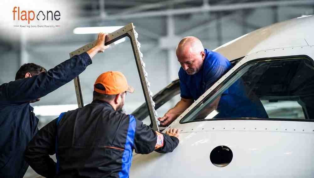 What Will the Pilot Do If the Aircraft Window Breaks During Flight?